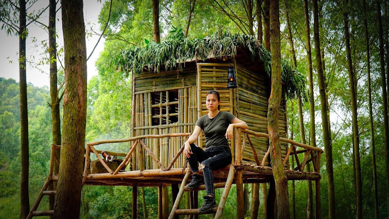 Surviving Alone: Young Girl Builds Log House & Cooks Wild Pork Knuckle img